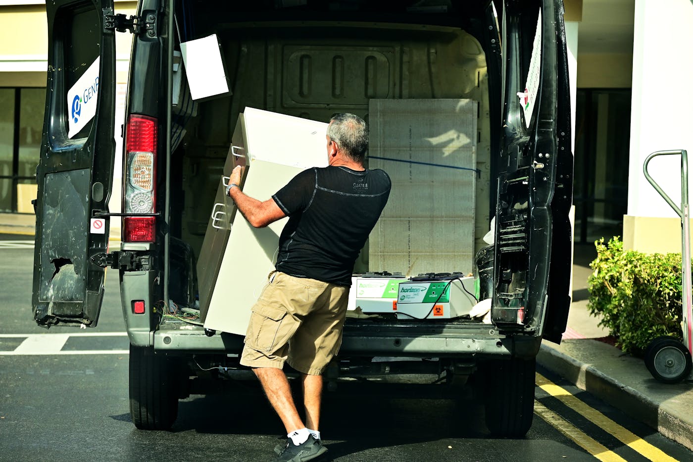No Problemo Movers movers at work in Sterling